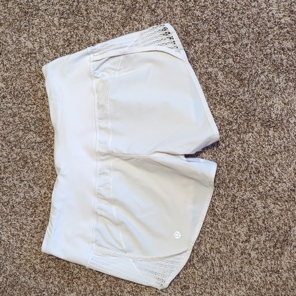 Lululemon Speed Up Lace Trimmed Linerless Short